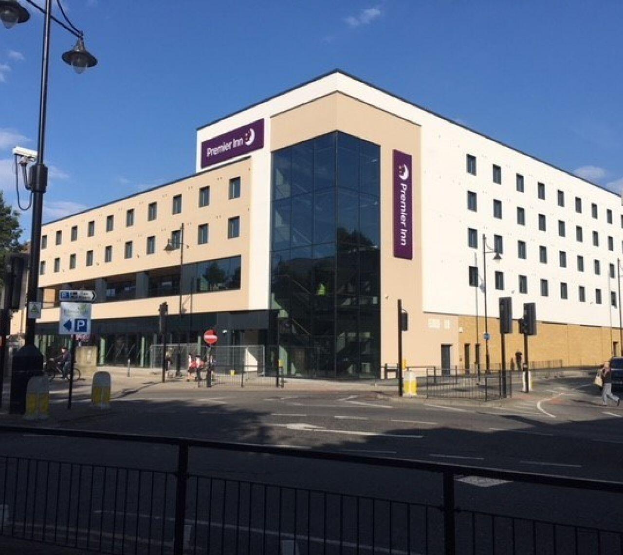 Premier Inn Staines - Gilbert-Ash